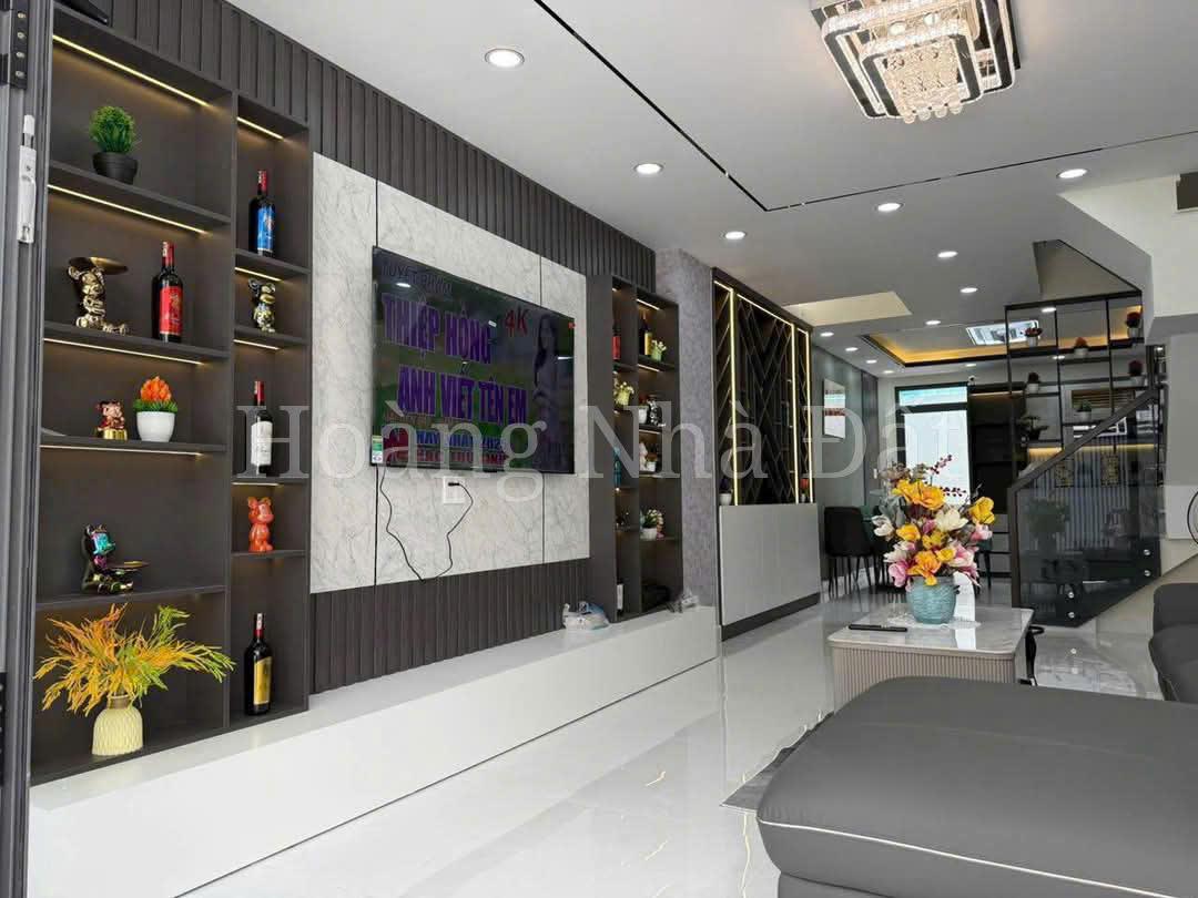 Nhà phố Nguyễn Thị Thập, 4x17m, 3 tầng, 7.5 tỷ, sổ riêng