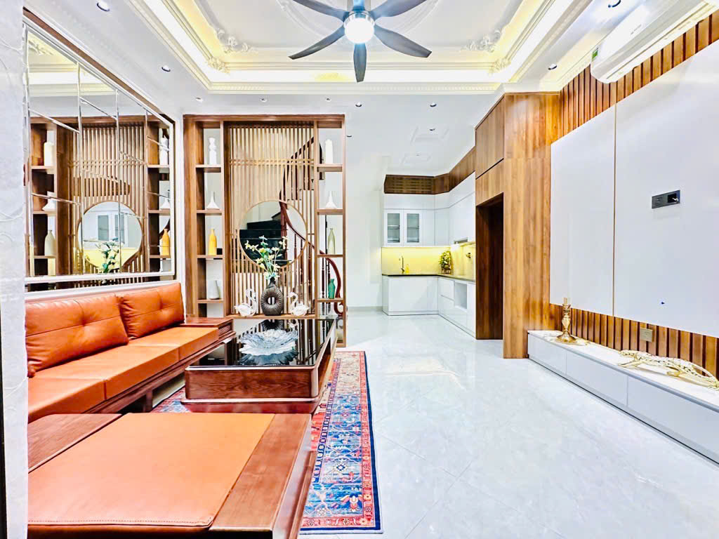 KHU VIP QUÂN ĐỘI HOÀNG VĂN THÁI, BA BƯỚC RA PHỐ, Ở SƯỚNG CHỈ 6.95 TỶ.