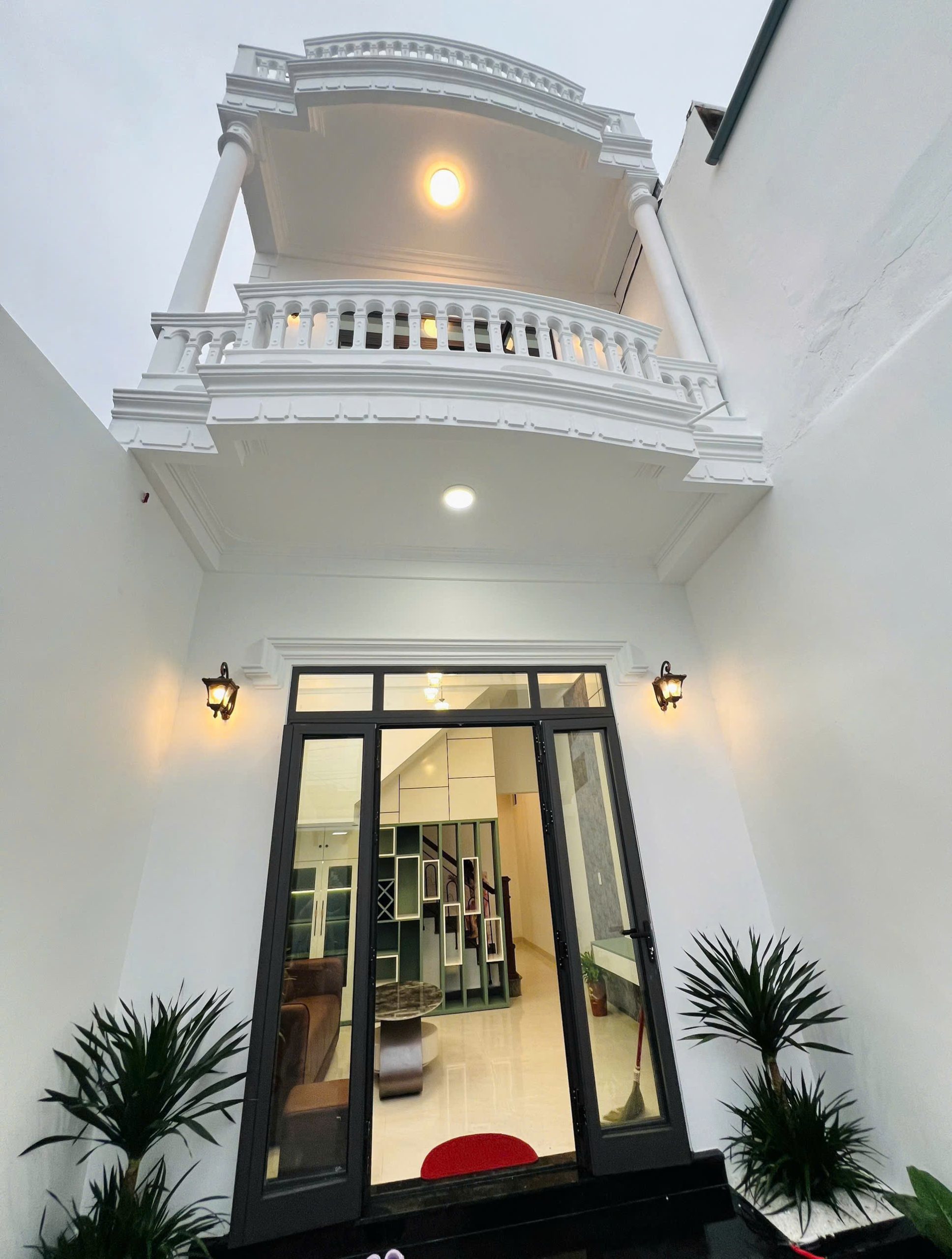 Mở bán căn nhà 3 tầng Kiệt Oto Đặng Huy Trứ Full Nội Thất Cách Mặt Tiền Vài chục mét giá chỉ:2,XX tỷ.!❌