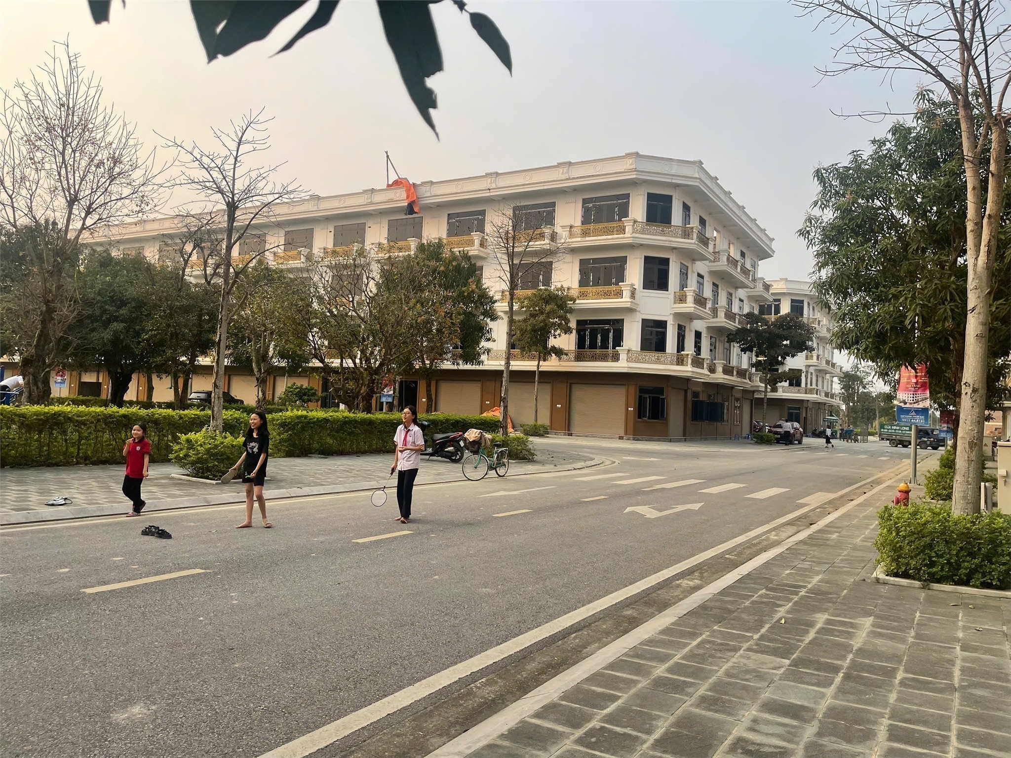 SỞ HỮU LIỀN KỀ, GIAO NHÀ NGAY, SẴN SỔ, GIÁ THẤP NHẤT THANH HÓA. CĐT: 0966 343