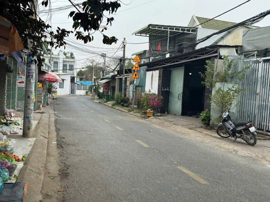 4 Nền FO - Mặt Tiền chuẩn bị xuất xưởng, sát ủy ban nhân dân, sát chợ, sát trường học,