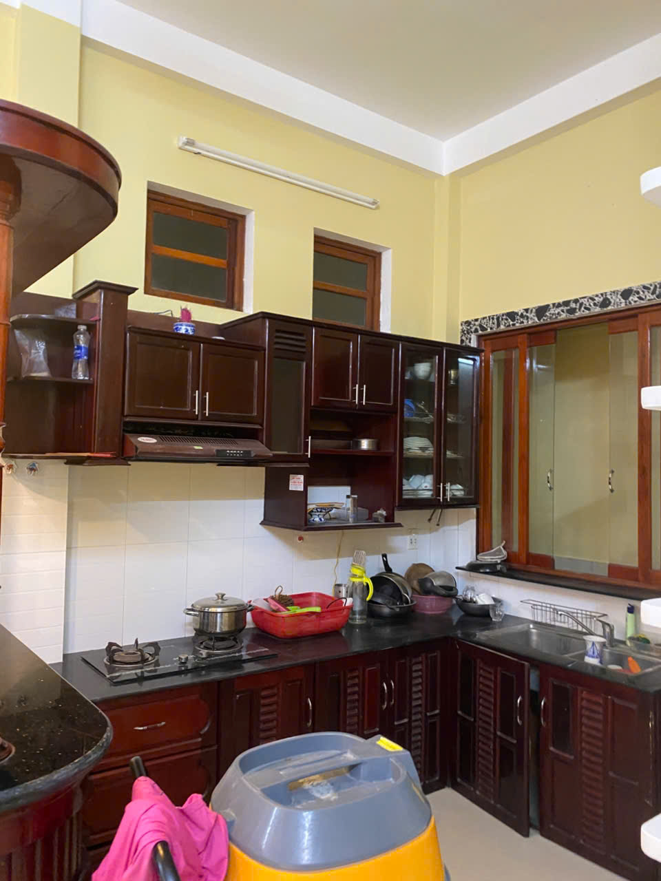 Cho thuê nhà 3 tầng ở Kiểm Huệ, Ngay trung tâm tp.