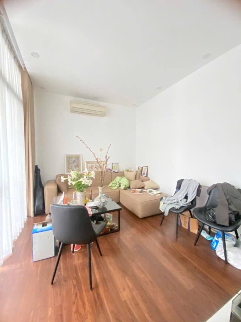 NHÀ ĐẸP PHỐ NGUYỄN TRÃI HÀNG XÓM ROYAL CITY, BA BƯỚC RA PHỐ, CHỈ 7.6 TỶ.