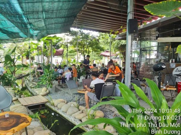 Bình Dương ! QUÁN ĐẸP ! QUÁN Cafe S/VƯỜN DTSD : 1000 m2, MB thuê chỉ 10tr / tháng, Tel : 0917103538 ( Chính chủ )