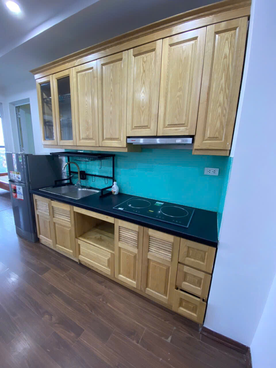 Cho thuê căn hộ 45m2, 1 ngủ 1 khách,FULL đồ, view hồ tại 91 Hồ Văn Chương, Đống Đa