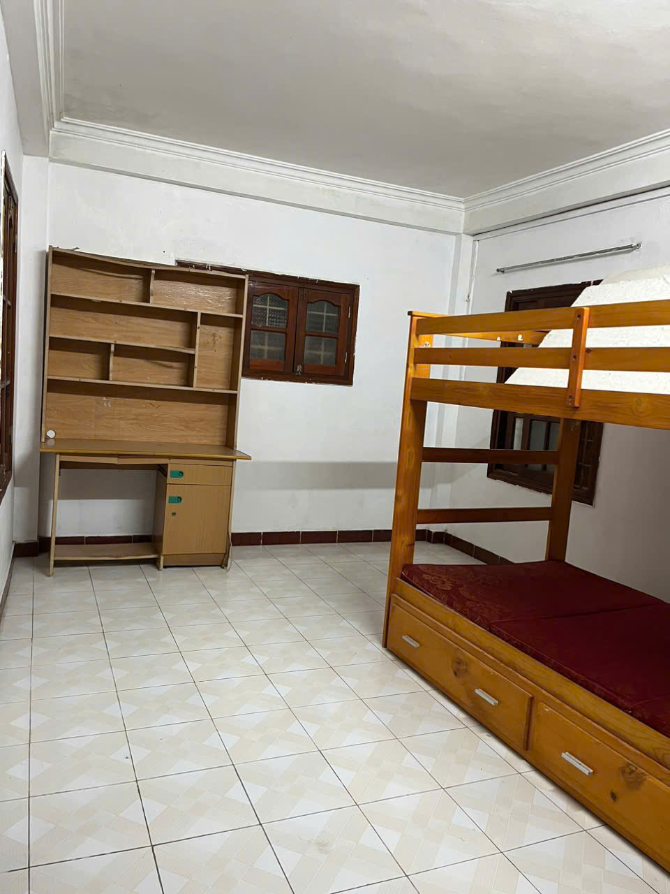 CHO THUÊ NHÀ NGUYÊN CĂN TRONG KHU TẬP THỂ TRƯỜNG ĐHBK HAI BÀ TRƯNG,HÀ NỘI
