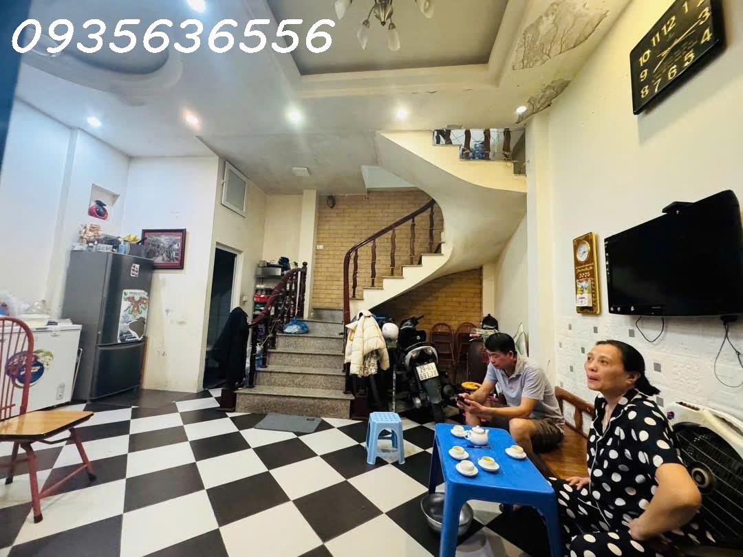 BÁN NHÀ LÔ GÓC KINH DOANH –TRƯƠNG ĐỊNH – 38M² x 4 TẦNG – MT 5.2M – GIÁ 8.x TỶ