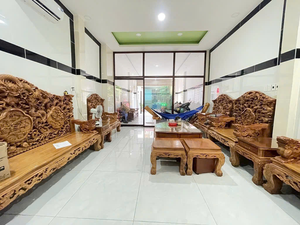 BÁN NHÀ 3 LẦU, 12P - DÒNG TIỀN 30 TR/THÁNG (4.5x24) LÊ VĂN KHƯƠNG, Q12