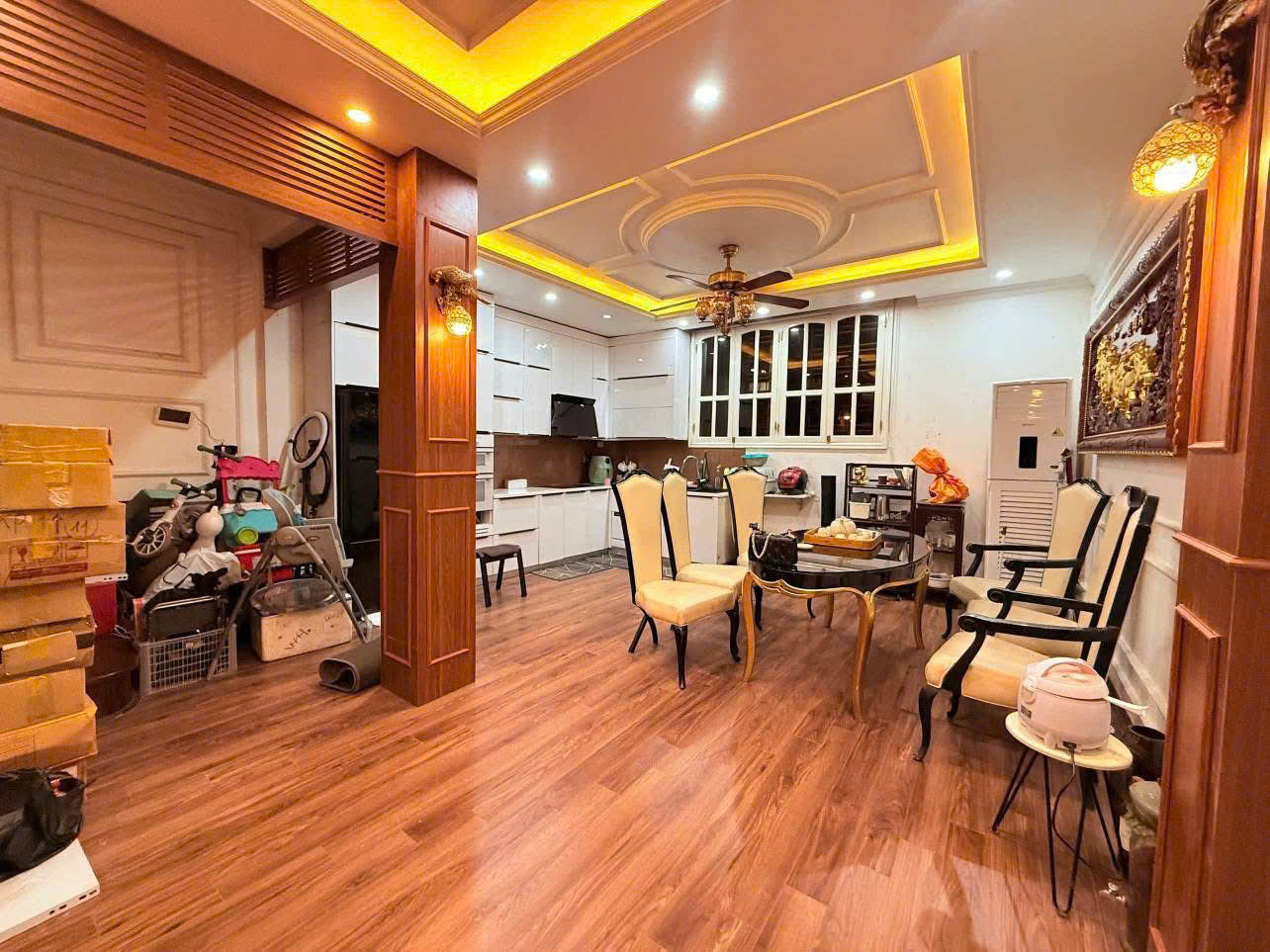 Bán nhà phân lô Hoàng Quốc Việt, 68m2, 5 tầng mới xây được 5 năm, Gara ô tô, Ở yên tĩnh và làm VP