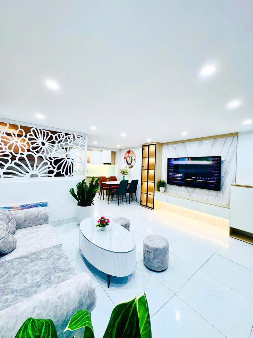 Bán nhà Ngõ Tự Do, Hai Bà Trưng, ngõ ô tô, 90m2 4T, gần ĐH KTQD, ở yên tĩnh, làm VP gia đình, 17.5 tỷ