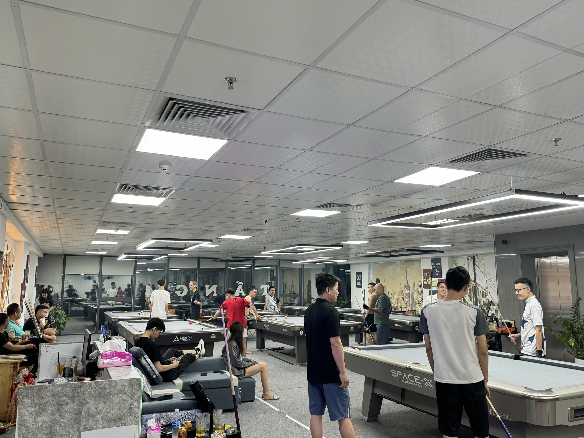 CHÍNH CHỦ SANG NHƯỢNG CLB BI-A Địa chỉ: Tầng 4, 25 Trung Phụng, Đống Đa, Hà Nội