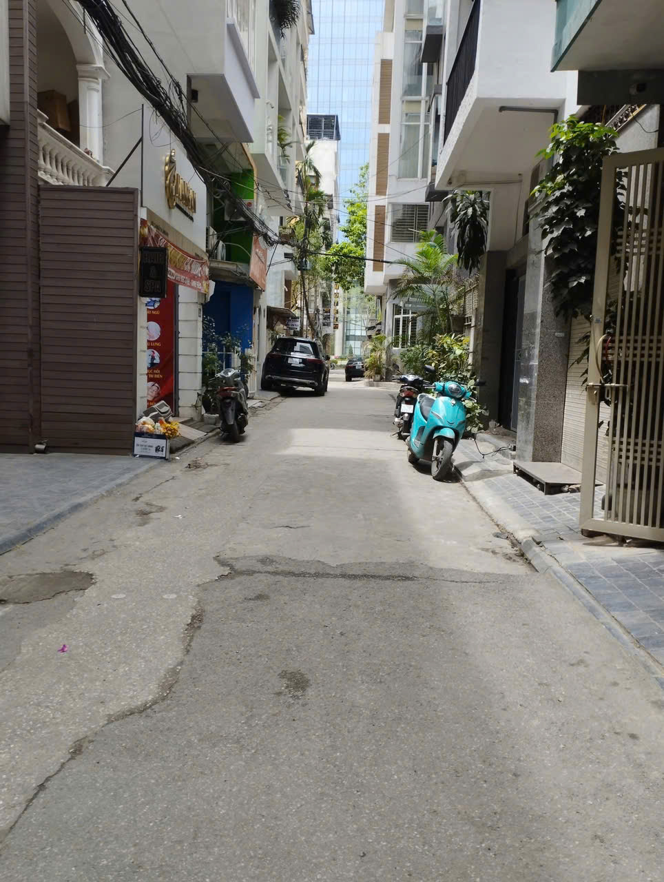 Bán nhà Trung Kính đôi, ô tô tránh ô tô vào nhà, đường thông tứ tung, ở sướng hoặc KD sầm uất