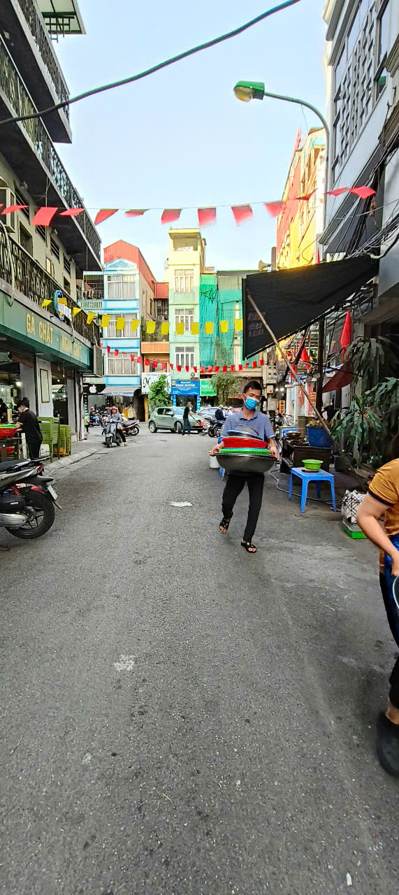 SIÊU PHẨM DUY NHẤT , MẶT PHỐ ĐỐNG MÁC , Ô TÔ ĐỖ CỬA , THANG MÁY CHỜ , 85M2 X 2T X 6M . GIÁ NHỈNH 39 TỶ .