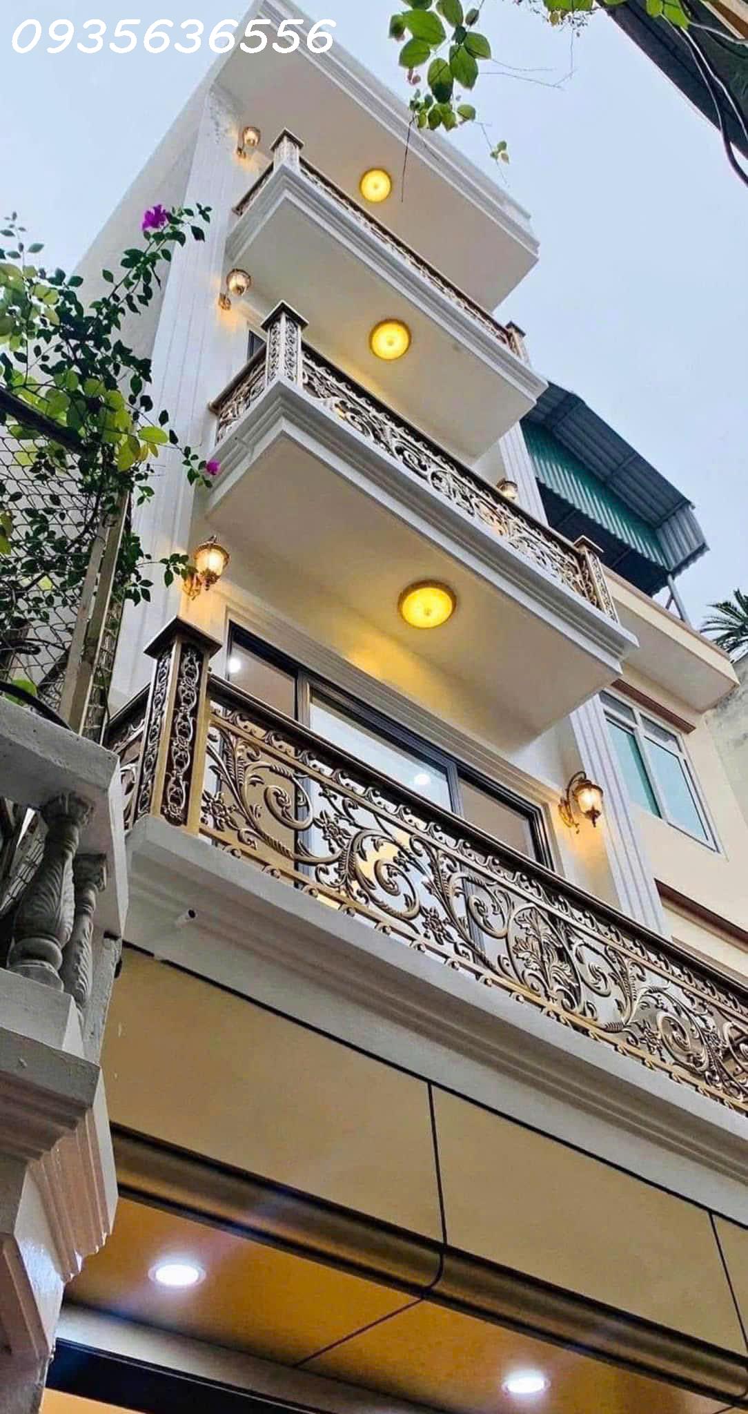 PHÂN LÔ VIP – Ô TÔ CHẠY VÒNG – 5 TẦNG THANG MÁY – TRUNG TÂM HAI BÀ – CHỈ 14 TỶ! •