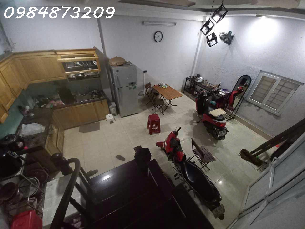 Chính chủ cho thuê nhà nguyên căn - Địa chỉ: nhà ngõ 426 Đường Láng, Đống Đa, Hà Nội