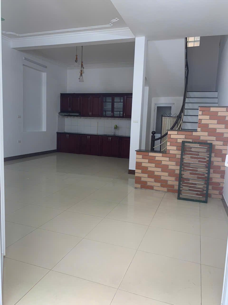 NHÀ ĐẸP - GIÁ TỐT – Cần bán nhanh căn nhà vị trí đắc địa tại phường Thạch Bàn, quận Long Biên, HÀ Nội