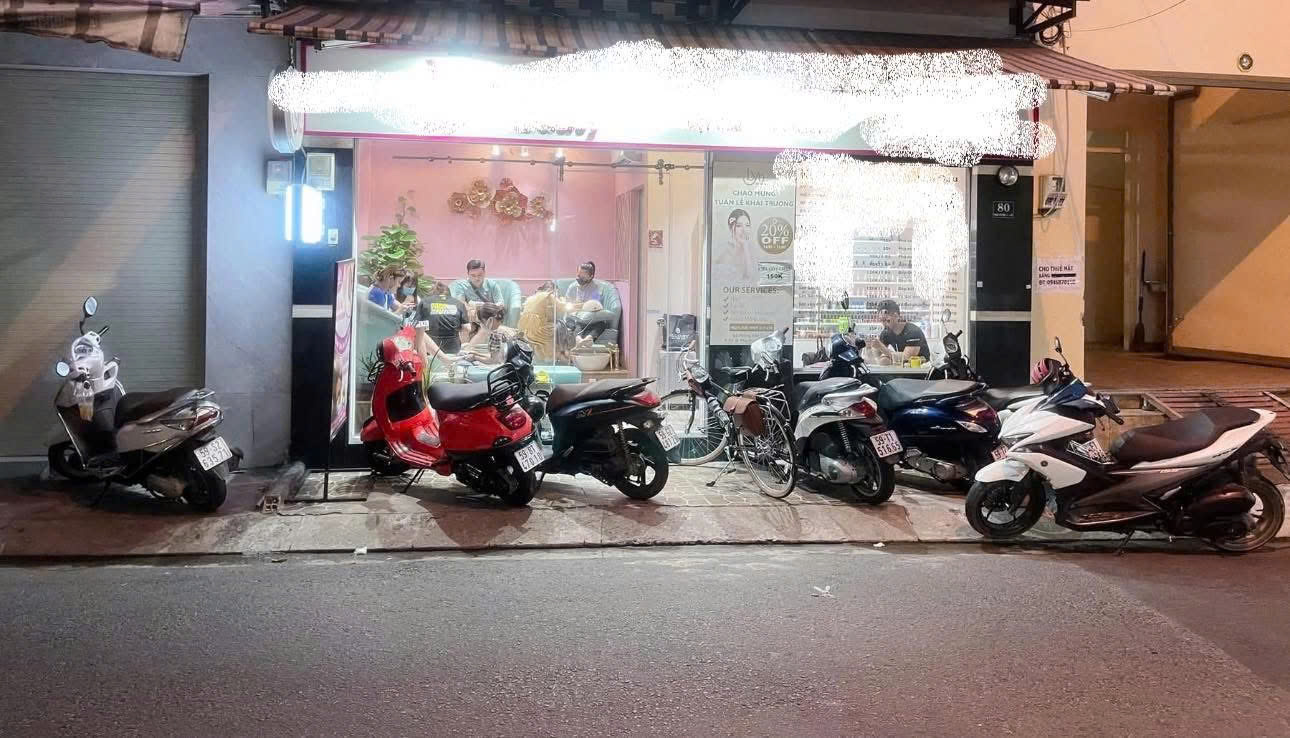Sang Gấp Nhà Nguyên Căn Tọa lạc đường Phùng Văn Cung trung tâm quận Phú Nhuận, Hồ Chí Minh