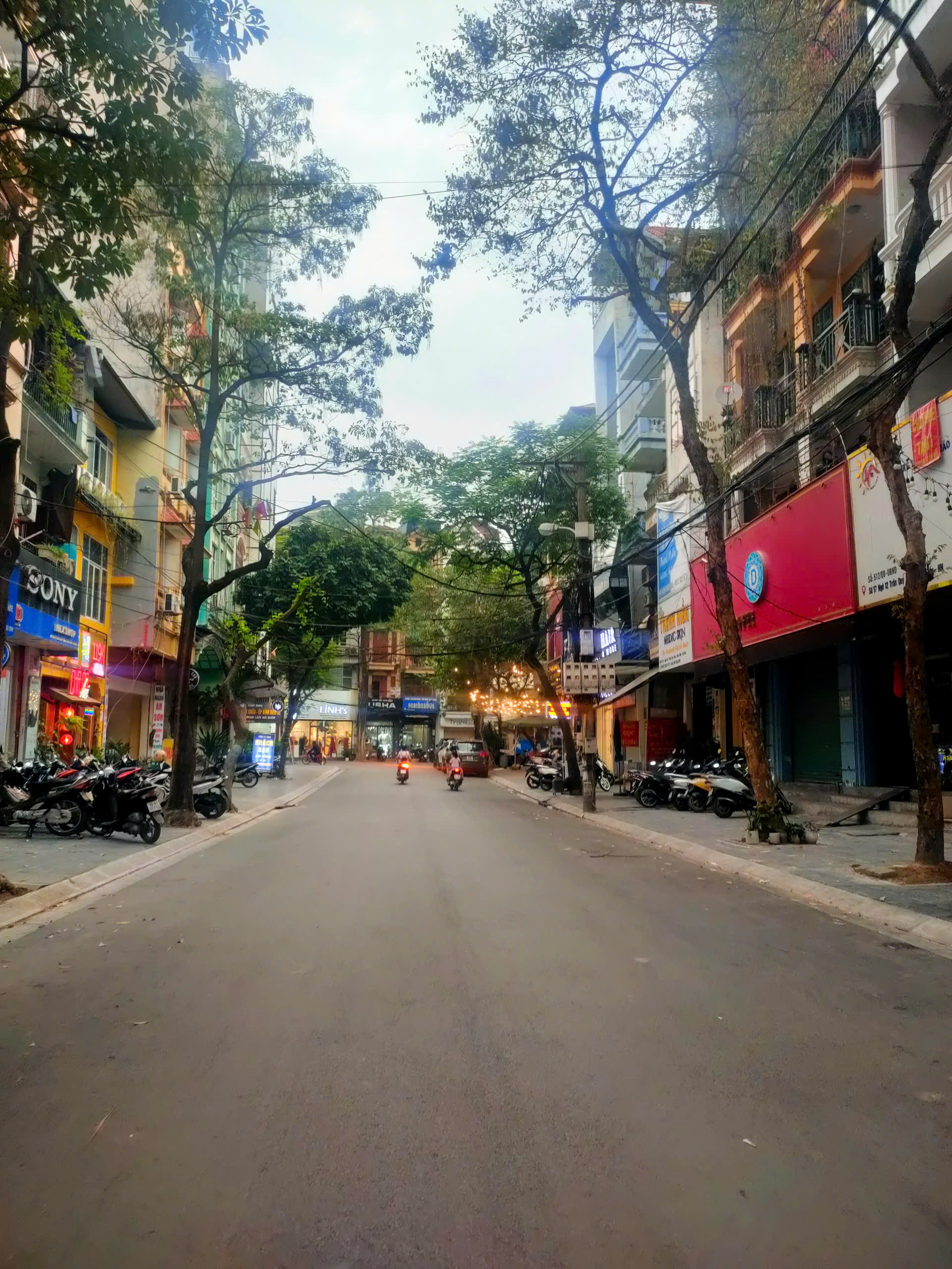 MẶT PHỐ VIP CẦU GIẤY, VỈA HÈ ĐÁ BÓNG, KINH DOANH ĐỈNH CAO, DT 56M² CHỈ HƠN 25 TỶ