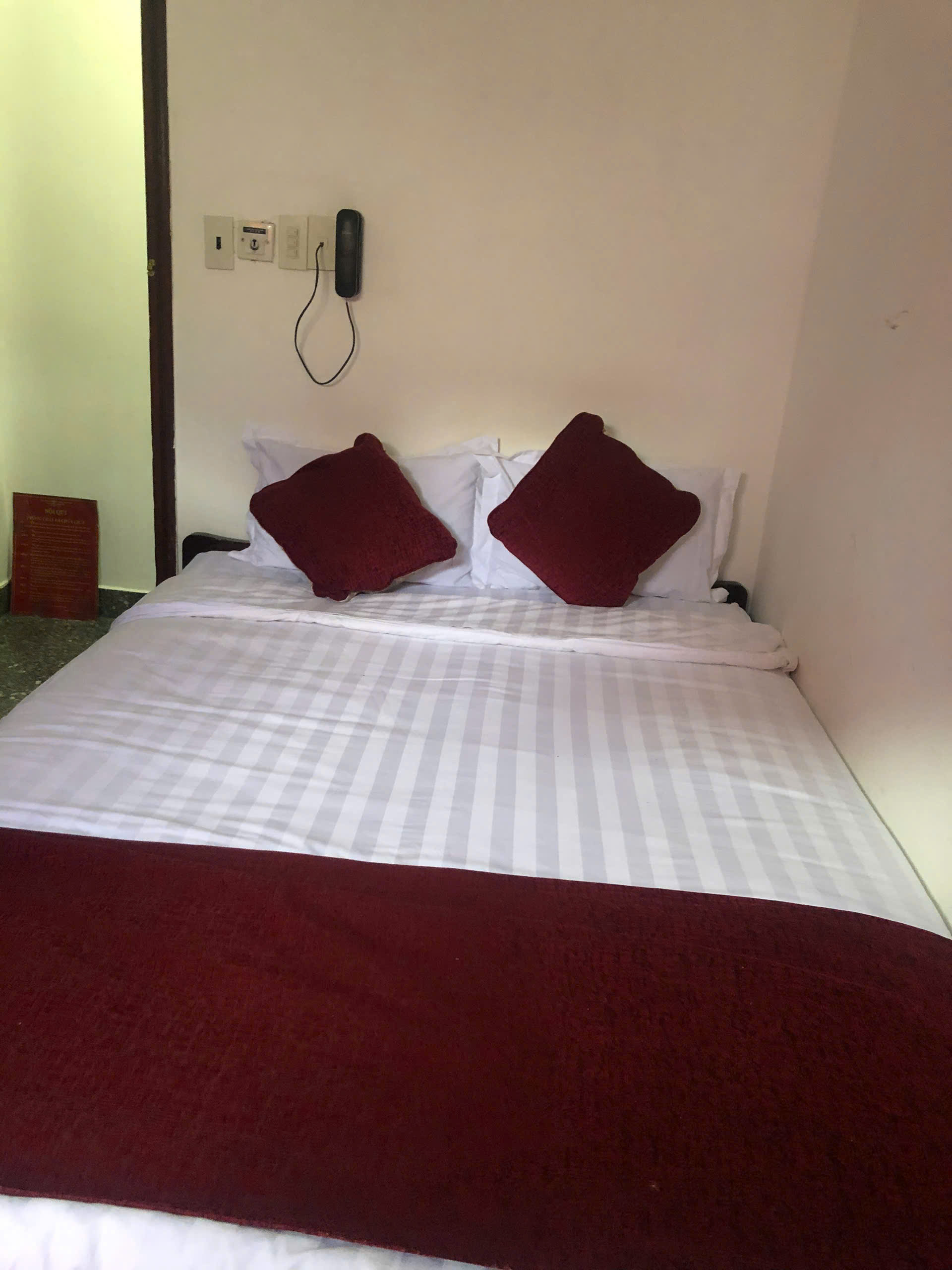 bán khách sạn đẹp đường Nguyễn Thiện Thuật dt 100m² Giá bán: 35 tỷ lh e thành hồng