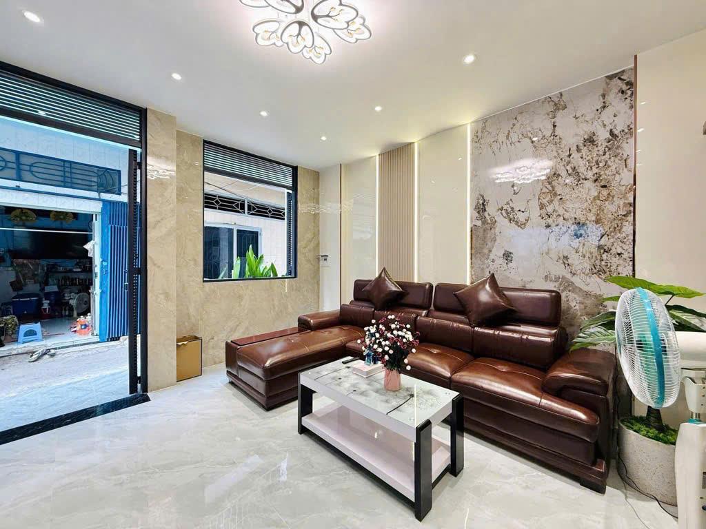 BÁN NHÀ GÒ VẤP GẦN CITYLAND- 4 TẦNG- NGANG 4,5M BỀ THẾ - 4,85 Tỷ TL-MỚI KENG