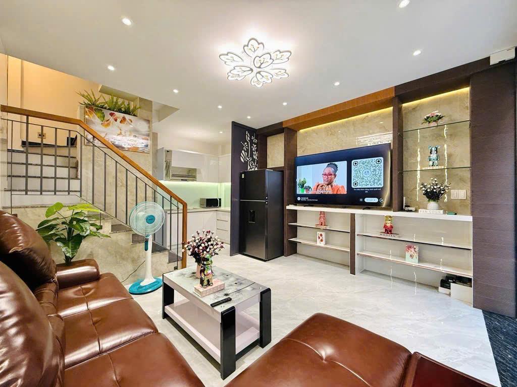 DTSD 144m2 - FULL NỘI THẤT- 4 TẦNG- NGANG 4,5M - 4,85 Tỷ TL-GẦN CITYLAND- NHÀ MỚI