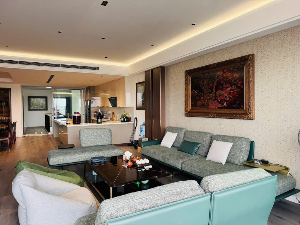 BÁN NHÀ PHÂN LÔ NGHĨA TÂN, LÔ GÓC, Ô TÔ TRÁNH, KINH DOANH ĐỈNH, 63M2 CHỈ HƠN 18 TỶ