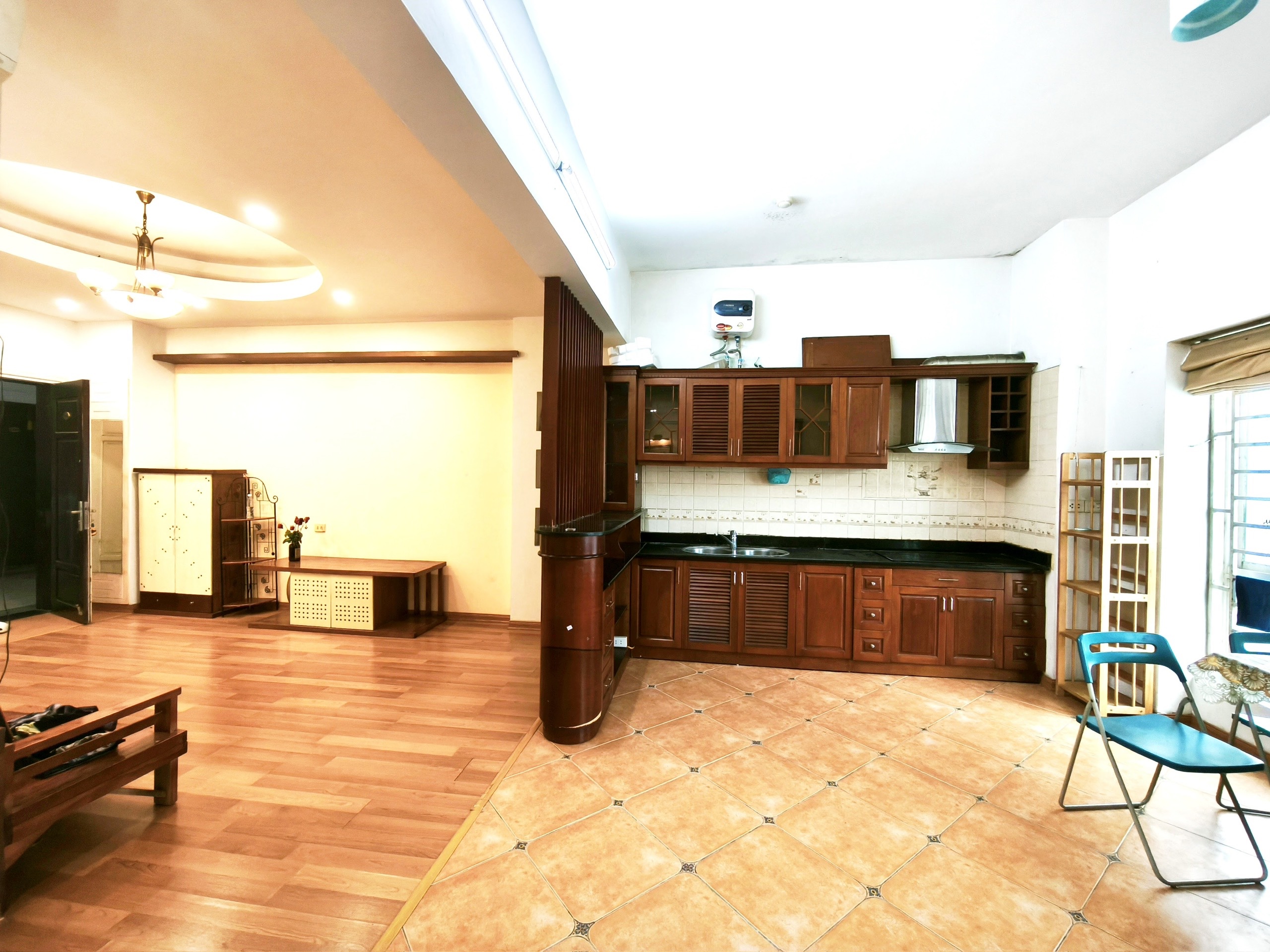Cho thuê căn hộ 1511 toà A, CC 671 Hoàng Hoa Thám, q. Ba Đình 91m2 2PN full đồ view hồ Tây lộng gió, giá 16 triệu