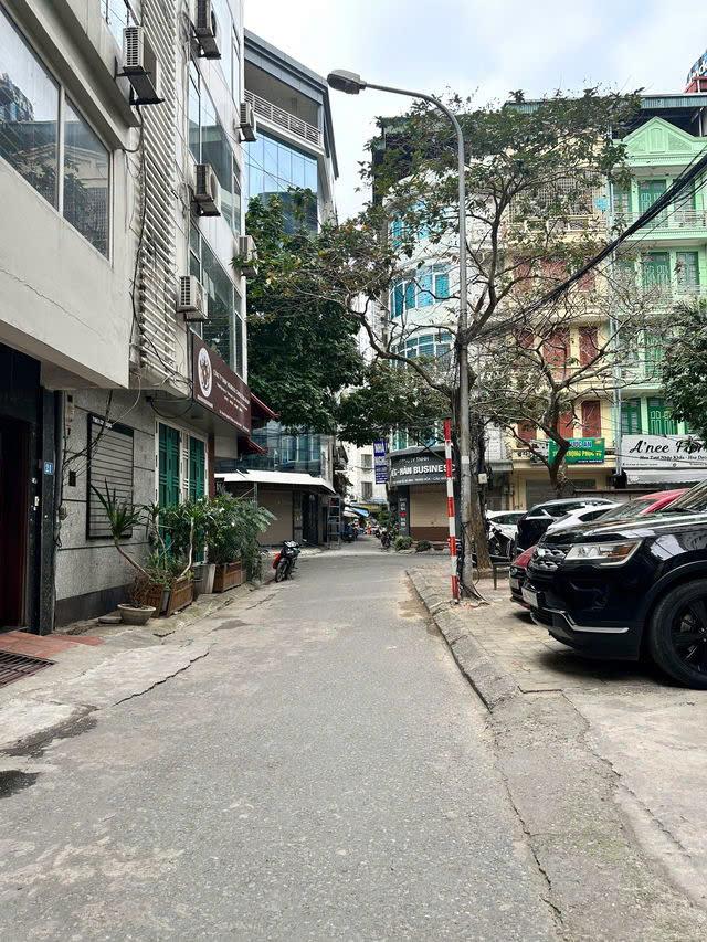BÁN GẤP TRẦN DUY HƯNG, Ô TÔ TRÁNH, 60M2 MT 4.5M 6 TẦNG 30 TỶ