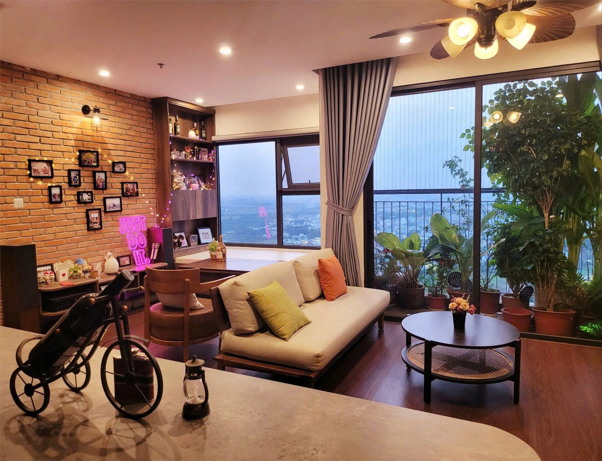 CĂN HỘ ĐẸP - GIÁ TỐT Có SÂN VƯỜN , RẠP CHIẾU PHIM, HỒ CÁ PHIÊN BẢN GIỚI HẠN Tại VINHOMES GRAND PARK