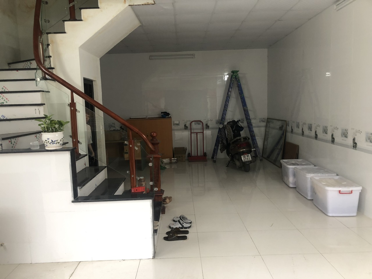 Cho thuê nhà Quang Tiến cạnh Vinsmart 55m2, 5 tầng, mới đẹp, ô tô cất trong nhà