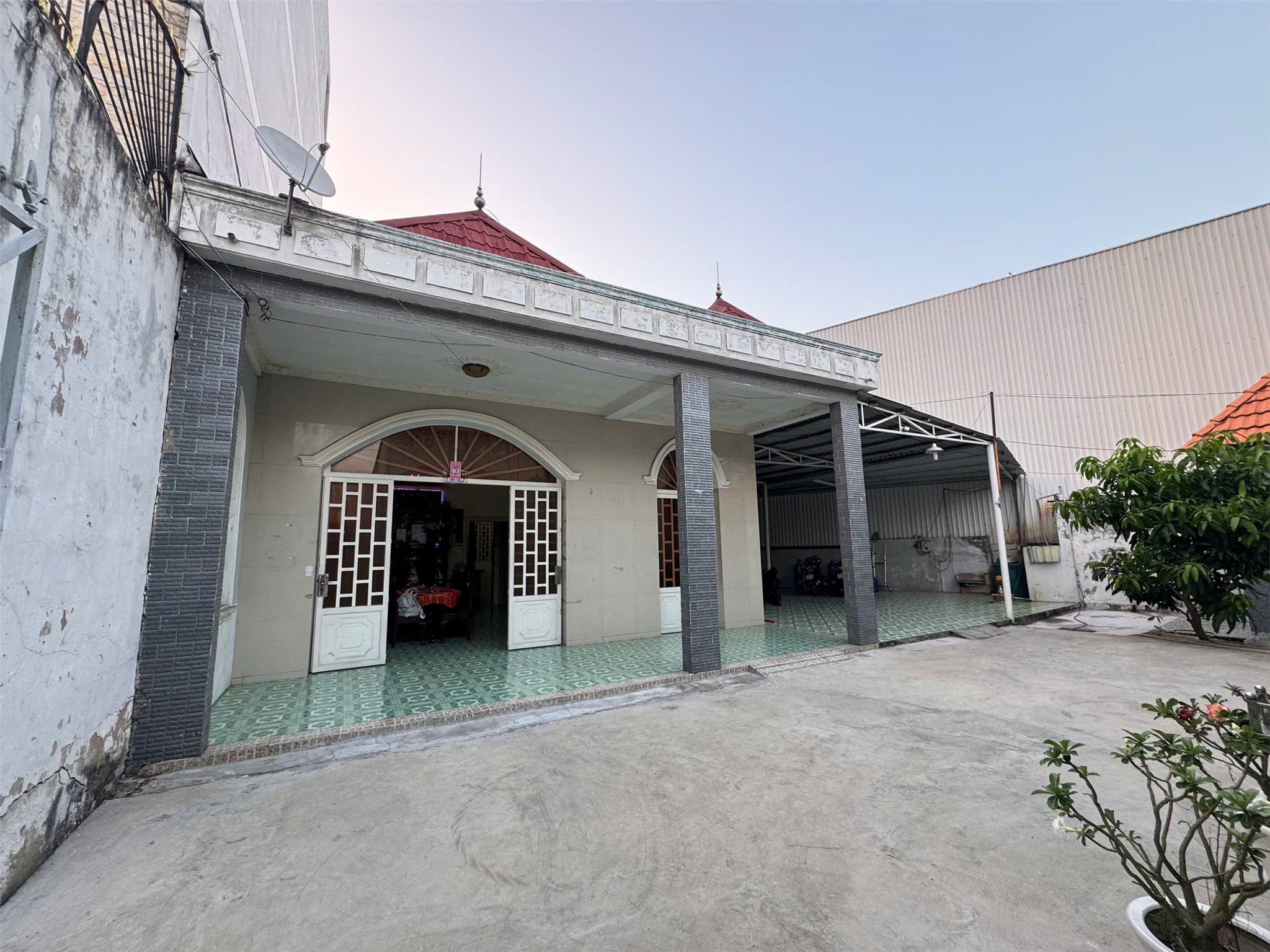 GIÁ TỐT - CHÍNH CHỦ Cần Bán Nhanh Nhà Và Kho Vị Trí Tại Huyện Bình Chánh , TP HCM