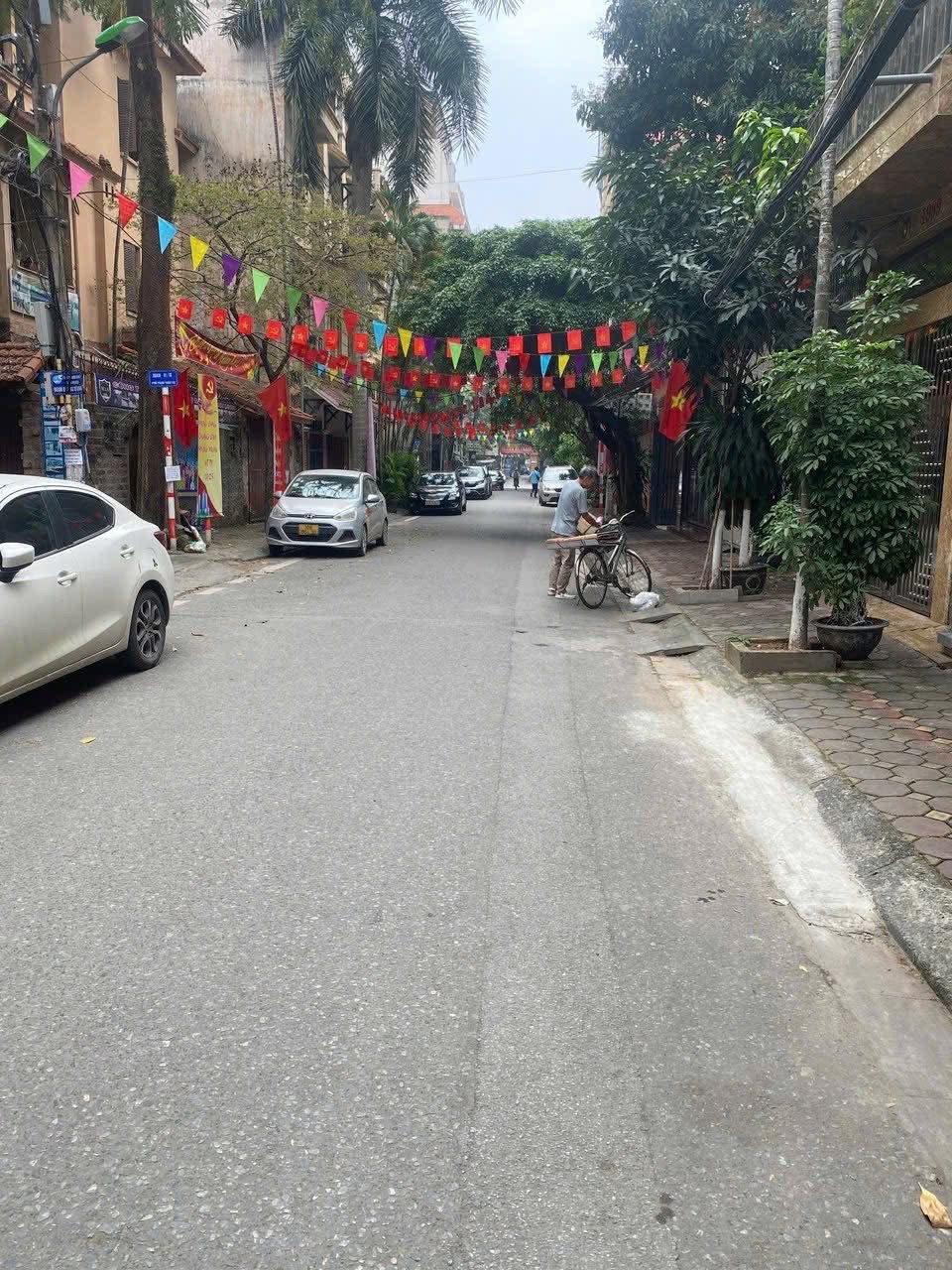 BÁN NHÀ CẦU GIẤY - PHÂN LÔ OTO TRÁNH, VỈA HÈ KINH DOANH, 6 TẦNG DÂN XÂY KIÊN CỐ - GIÁ 14 TỶ