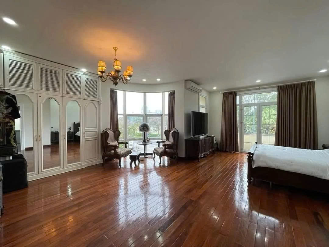 340m2