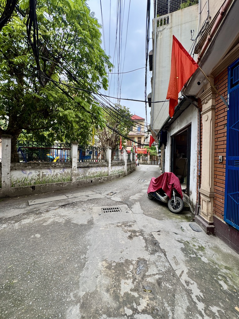 PHÂN KHÚC CỰC HIẾM - NHÀ ĐẸP Ở NGAY - 5 TẦNG - Ô TÔ CÁCH 15M - GẦN HỒ ĐỀN LỪ - 5.85 TỶ