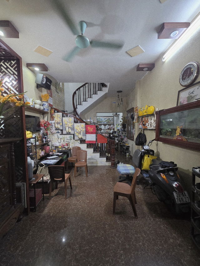 BÁN NHÀ TRUNG TÂM CẦU GIẤY NHÀ XÂY CHẮC CHẮN 40M2 x 5T