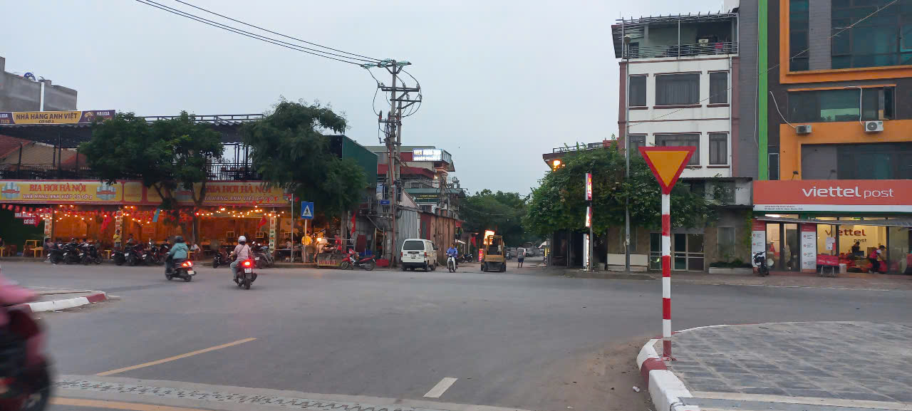Bán nhà đẹp Sáp Mai, Võng La 98m2, 3 tầng, ngõ thông, rộng, giá 7.88 tỷ