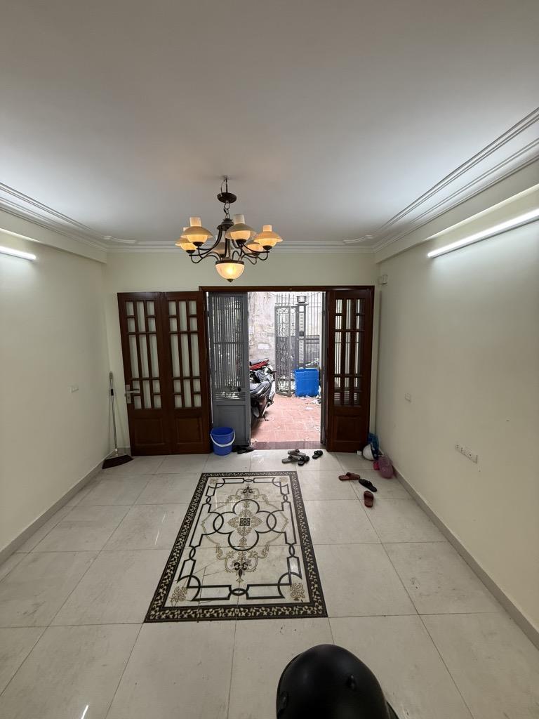 BÁN NHÀ PHÂN LÔ LÊ TRỌNG TẤN, Ô TÔ ĐỖ CỬA, DT 68M2, 18 TỶ