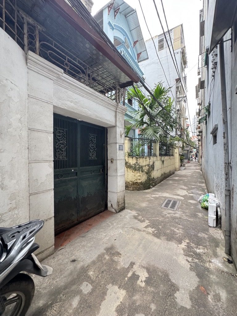 Bán nhà đất tặng nhà 4T Hồng Tiến. 68m x 4m, nở hậu, lô góc, ngõ thông giá 12 tỷ có tl. LH 0936123469