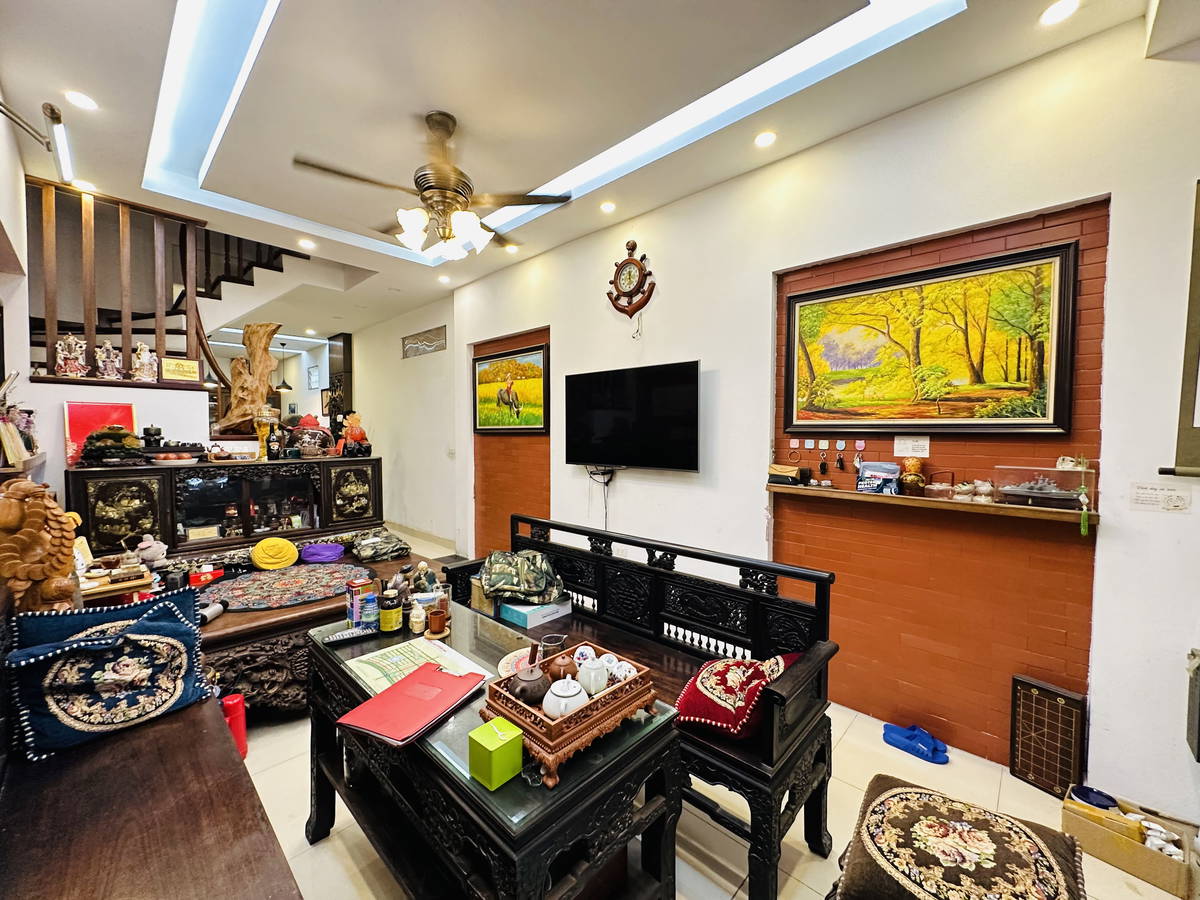 Bán nhà phân lô Hồ Đắc Di, Đống Đa 60m ô tô tránh vỉa hè 19 tỷ