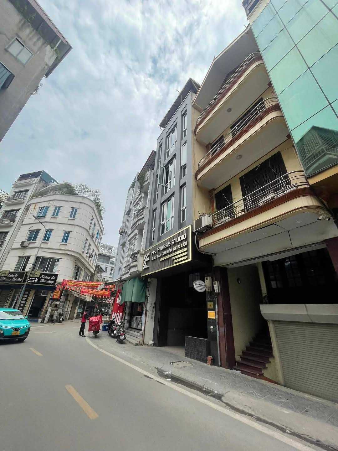 CẦN BÁN GẤP NHÀ PHỐ ĐỐC NGỮ, BA ĐÌNH, HÀ NỘI 56M², XÂY 5 TẦNG, MẶT TIỀN 5.2M, GIÁ 22.7 TỶ.