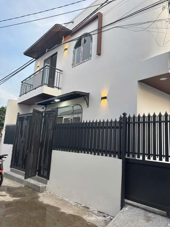 BÁN NHÀ 2 TẦNG MỚI HẺM CÂY DUỐI - PHÚ ÂN NAM 3 - DT: 62,8m2 ngang 8,8m. DTSD: 125m2 , 2 tỷ 400