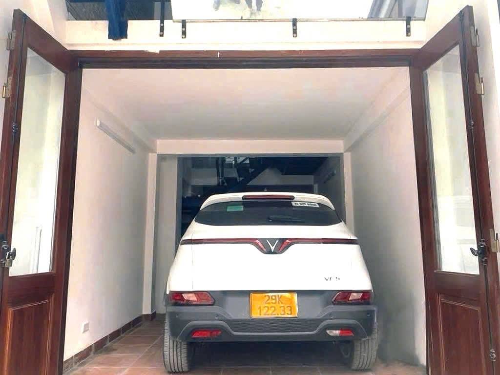 Nhà đẹp dân xây Ngọc Thụy trong đê. 35m x 5T. Oto vào nhà chỉ hơn 7 tỷ chút có tl. LH 0936123469