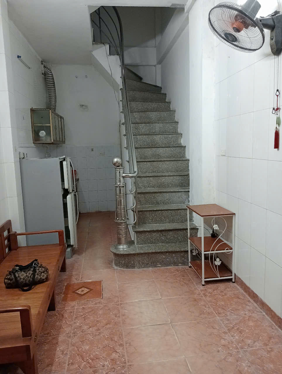 Chính chỉ cho thuê nhà riêng 5 tầng đầy đủ nội thất tại Phùng Khoang, Nam Từ Liêm, Hà Nội.