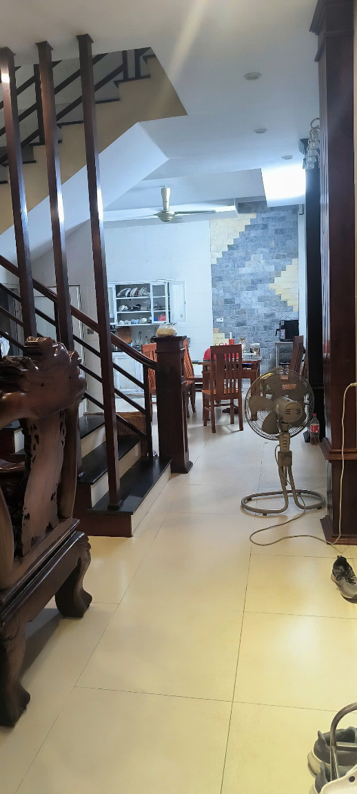 BÁN NHÀ VĂN QUÁN 65M,NHÀ DÂN XÂY, FULL NỘI THẤT, Ô TÔ ĐỖ CỬA 4.95 TỶ