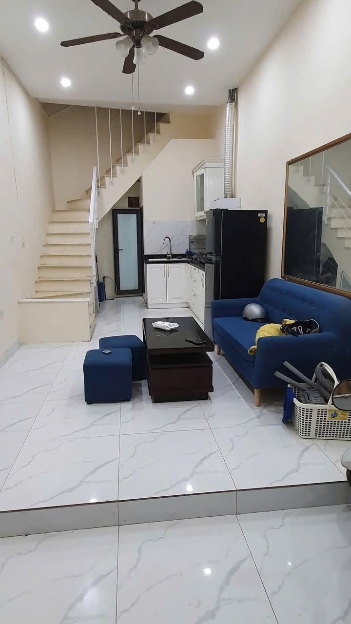 KIM MÃ - NHÀ ĐẸP Ở LUÔN - GẦN PHỐ - NGÕ NÔNG - GIÁ ĐẦU TƯ HỢP LÍ