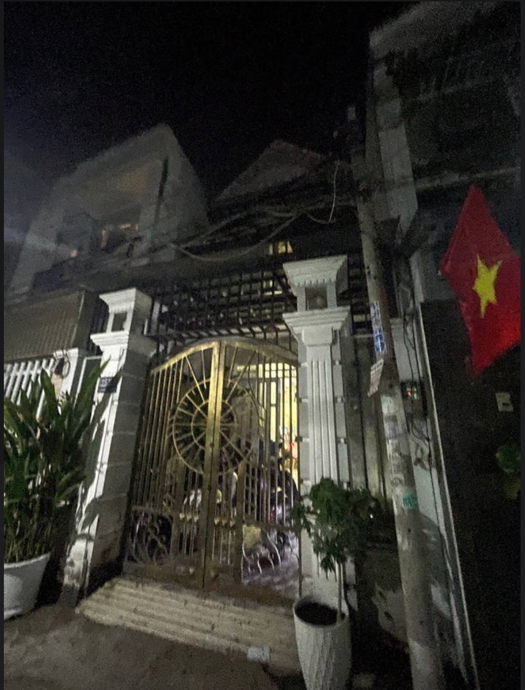 BÁN NHÀ HUỲNH TẤN PHÁT QUẬN 7 - HẺM OTO - 2 TẦNG - DT 58 M2 - GIÁ CHÀO 5.5 ĐỒNG