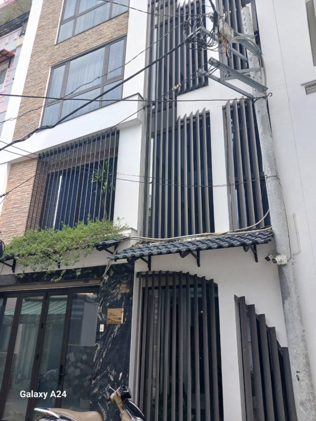 BÁN NHÀ PHƯỜNG 8 - Q PHÚ NHUẬN - 4 TẦNG - DT 90M2 - CÓ THANG MÁY- OTO NGỦ TRONG NHÀ - CHỈ 20 Ty TL