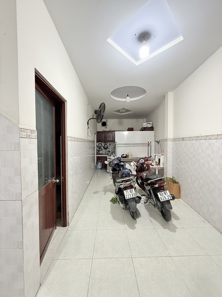 BÁN NHÀ 3 TẦNG BTCT - HẺM 6M - 62M - TÊN LỬA BÌNH TÂN - NHỈNH 4 TỶ