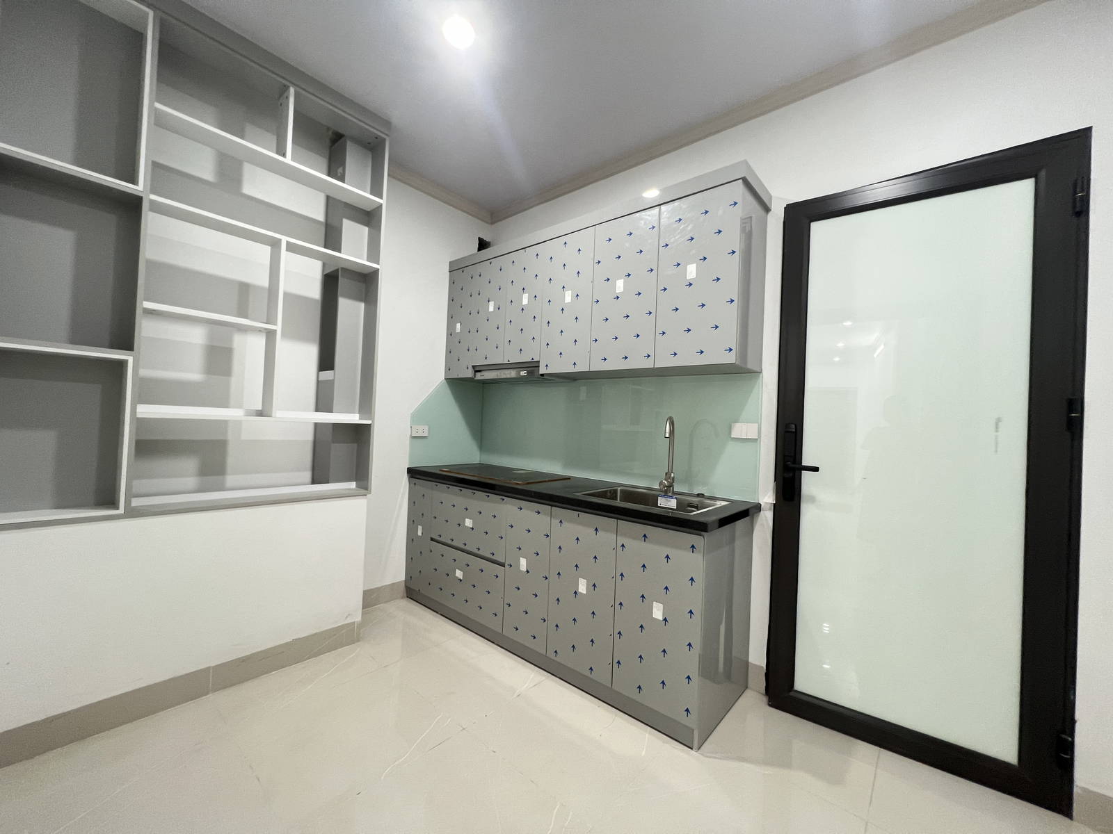 Bán nhà mới đẹp ở ngay ngõ 136A Âu Cơ Diện tích 67,6m2, 5 tầng thang máy, giá 13,6 tỷ