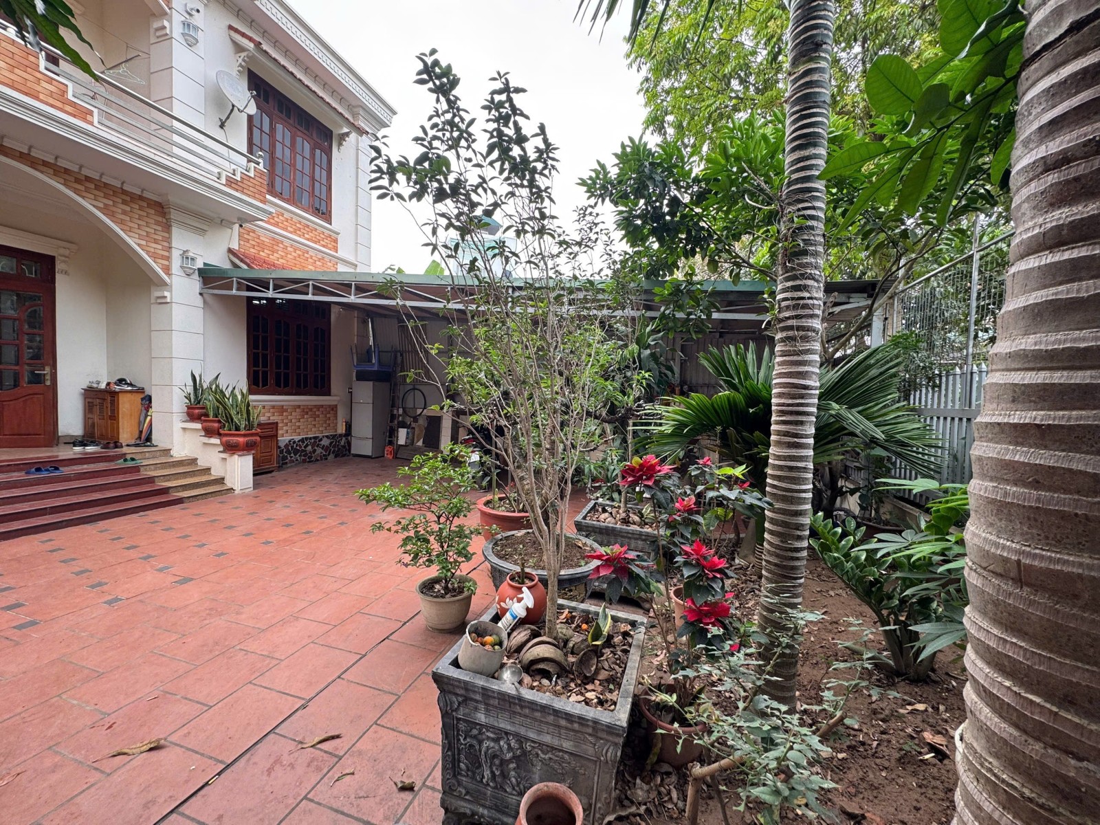 SIÊU PHẨM BIỆT THỰ CỔ VIEW HỒ – LÔ GÓC VIP NGỌC THỤY – VỈA HÈ – Ô TÔ TRÁNH – GIÁ CHỐT MỀM